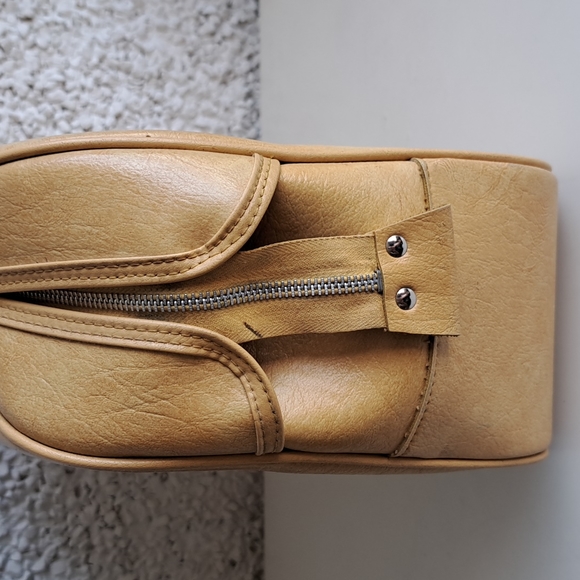 Vintage Yellow Suitcase Canadian Made - Picture 3 of 10